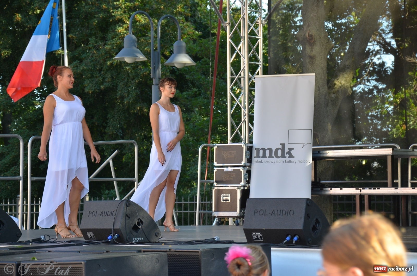 Zdjęcie w galerii na portalu naszraciborz.pl: MDK pochwalił się osiągnięciami na festynie na zamku wiadomości z regionu