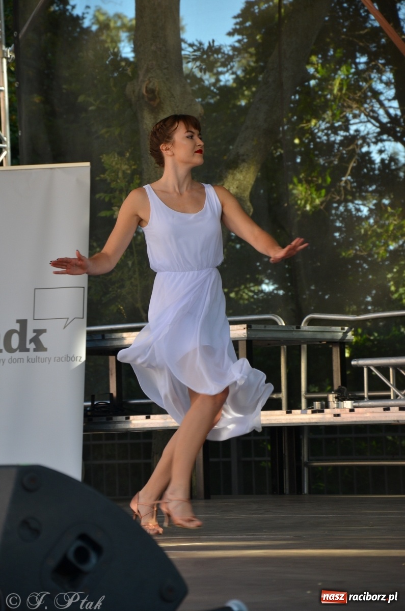 Zdjęcie w galerii na portalu naszraciborz.pl: MDK pochwalił się osiągnięciami na festynie na zamku wiadomości z regionu