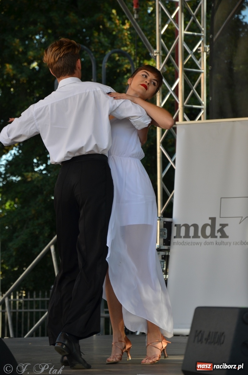 Zdjęcie w galerii na portalu naszraciborz.pl: MDK pochwalił się osiągnięciami na festynie na zamku wiadomości z regionu