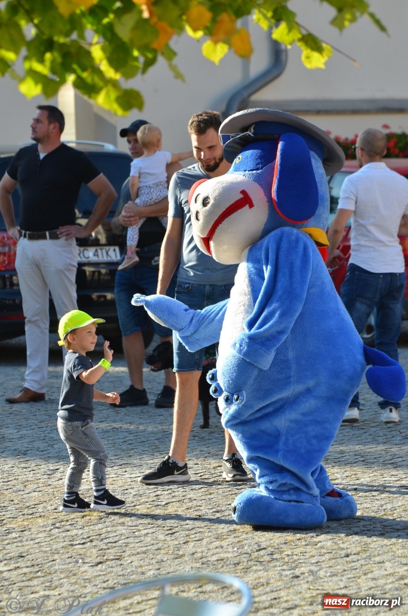 Zdjęcie w galerii na portalu naszraciborz.pl: MDK pochwalił się osiągnięciami na festynie na zamku wiadomości z regionu