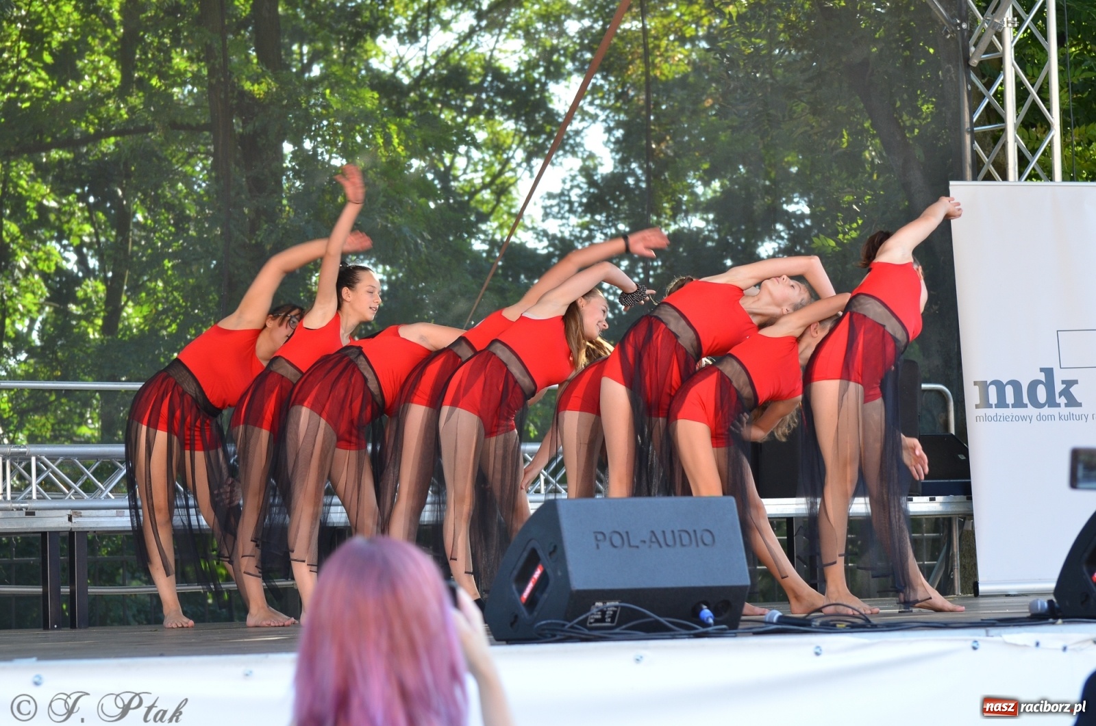 Zdjęcie w galerii na portalu naszraciborz.pl: MDK pochwalił się osiągnięciami na festynie na zamku wiadomości z regionu