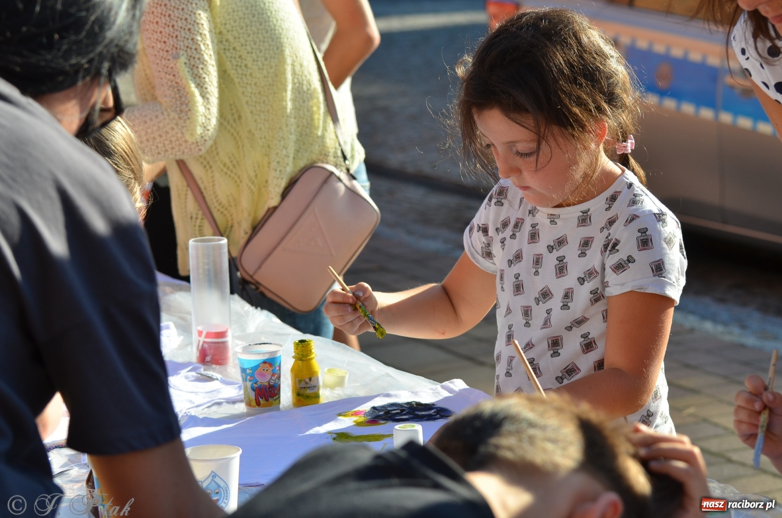 Zdjęcie w galerii na portalu naszraciborz.pl: MDK pochwalił się osiągnięciami na festynie na zamku wiadomości z regionu