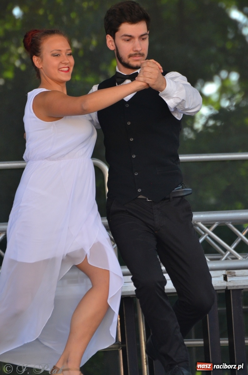 Zdjęcie w galerii na portalu naszraciborz.pl: MDK pochwalił się osiągnięciami na festynie na zamku wiadomości z regionu