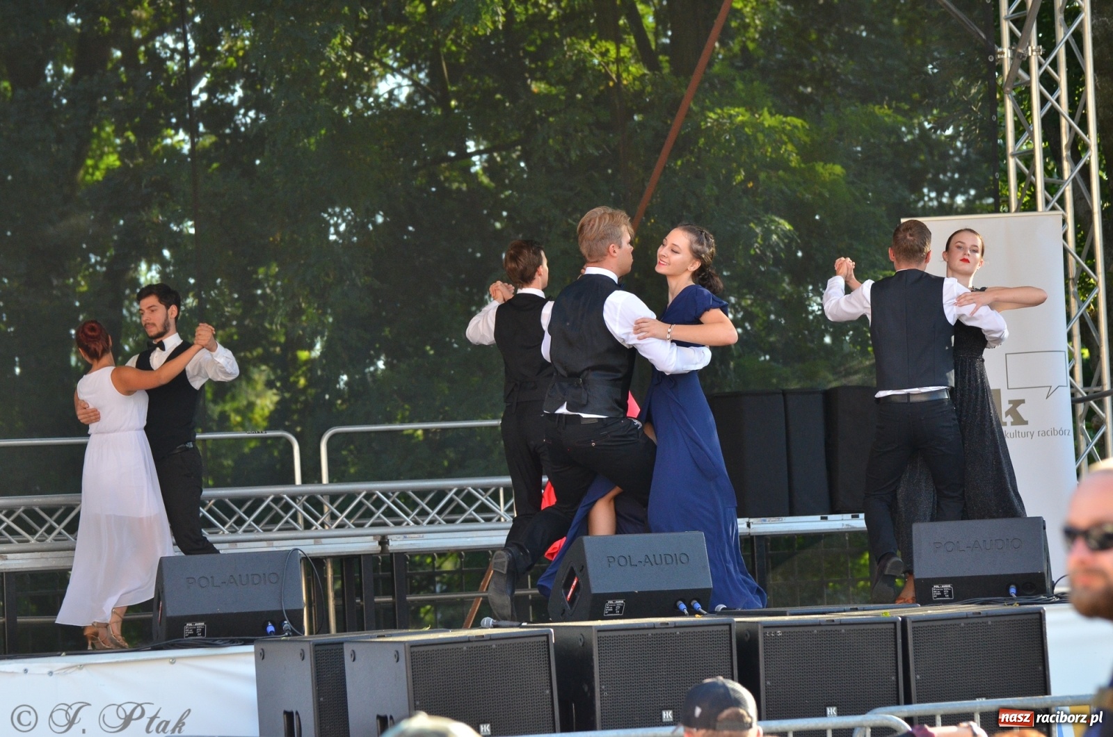 Zdjęcie w galerii na portalu naszraciborz.pl: MDK pochwalił się osiągnięciami na festynie na zamku wiadomości z regionu