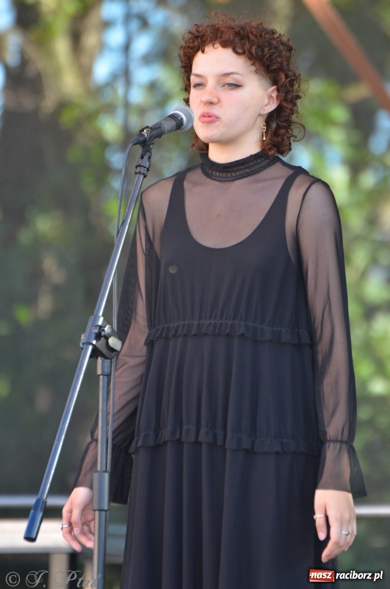 Zdjęcie w galerii na portalu naszraciborz.pl: MDK pochwalił się osiągnięciami na festynie na zamku wiadomości z regionu