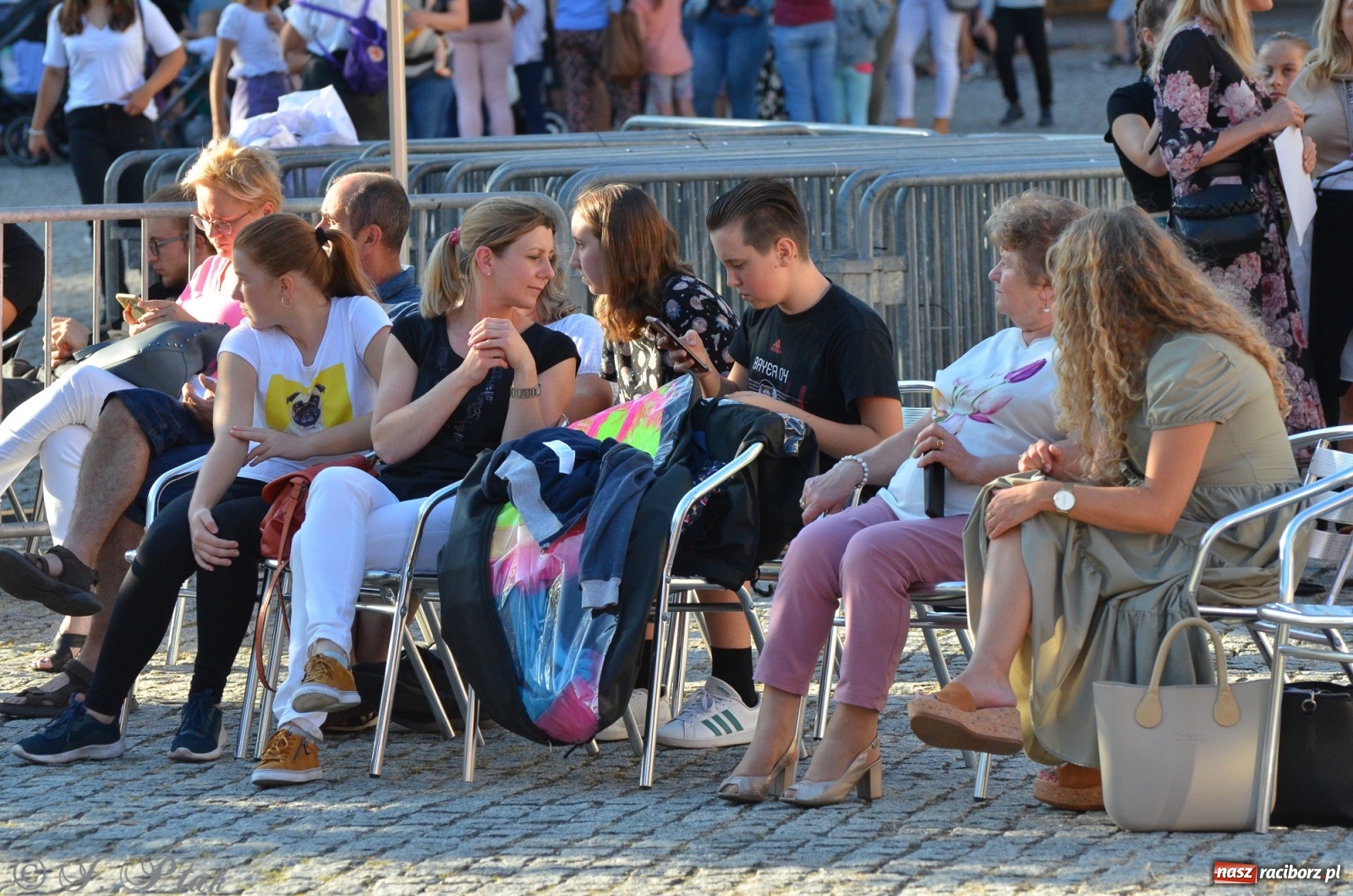 Zdjęcie w galerii na portalu naszraciborz.pl: MDK pochwalił się osiągnięciami na festynie na zamku wiadomości z regionu