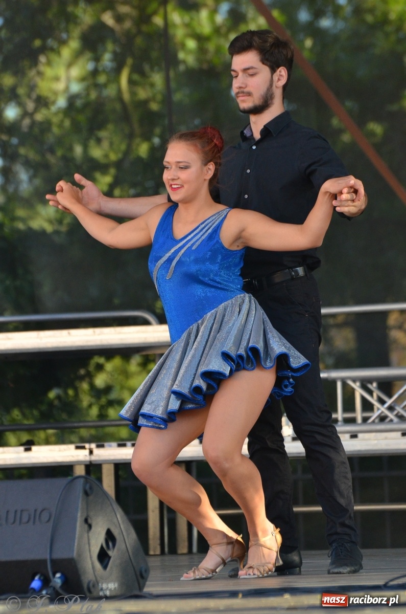 Zdjęcie w galerii na portalu naszraciborz.pl: MDK pochwalił się osiągnięciami na festynie na zamku wiadomości z regionu