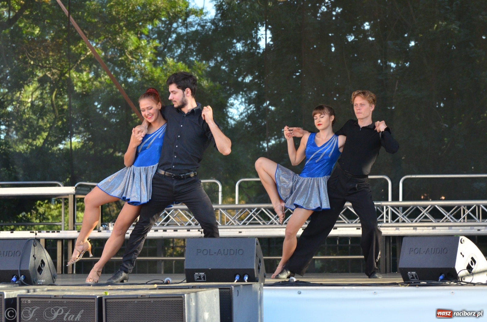 Zdjęcie w galerii na portalu naszraciborz.pl: MDK pochwalił się osiągnięciami na festynie na zamku wiadomości z regionu