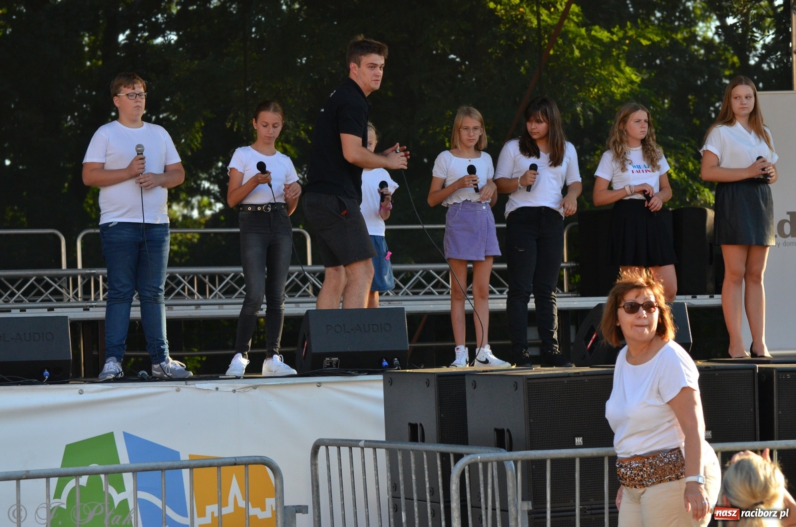 Zdjęcie w galerii na portalu naszraciborz.pl: MDK pochwalił się osiągnięciami na festynie na zamku wiadomości z regionu
