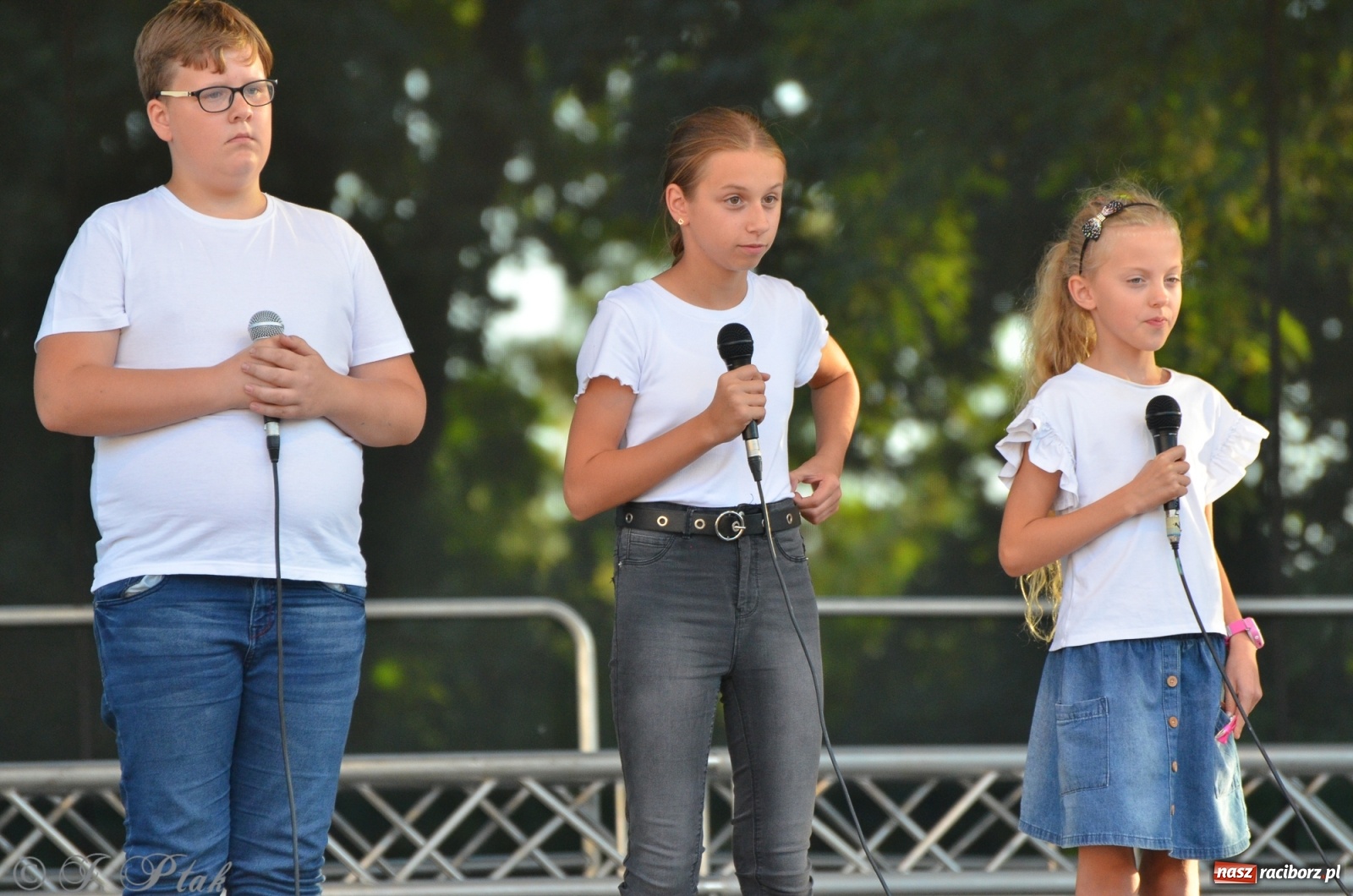 Zdjęcie w galerii na portalu naszraciborz.pl: MDK pochwalił się osiągnięciami na festynie na zamku wiadomości z regionu