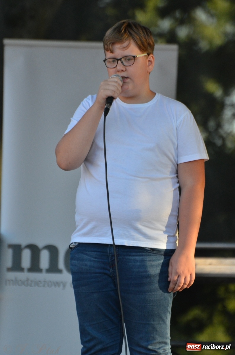 Zdjęcie w galerii na portalu naszraciborz.pl: MDK pochwalił się osiągnięciami na festynie na zamku wiadomości z regionu