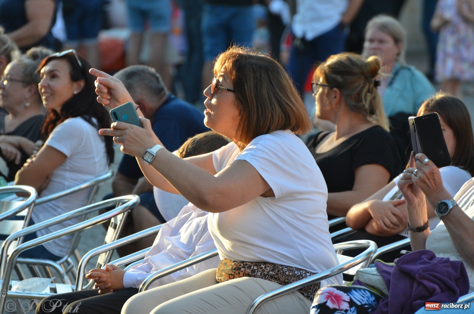 Zdjęcie w galerii na portalu naszraciborz.pl: MDK pochwalił się osiągnięciami na festynie na zamku wiadomości z regionu