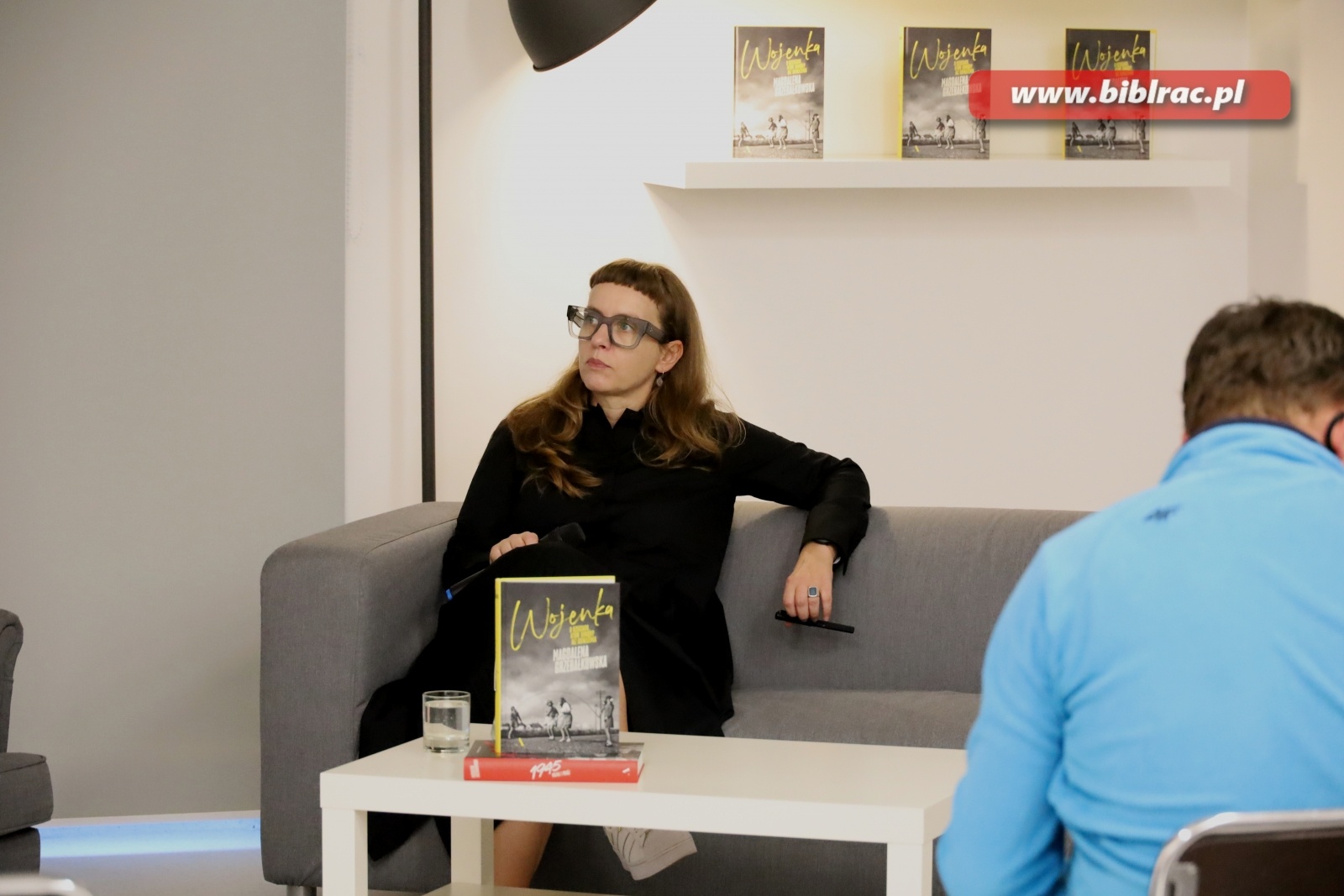 Zdjęcie w galerii na portalu naszraciborz.pl: Wojna nie kończy się nigdy. Grzebałkowska w raciborskiej bibliotece wiadomości z regionu