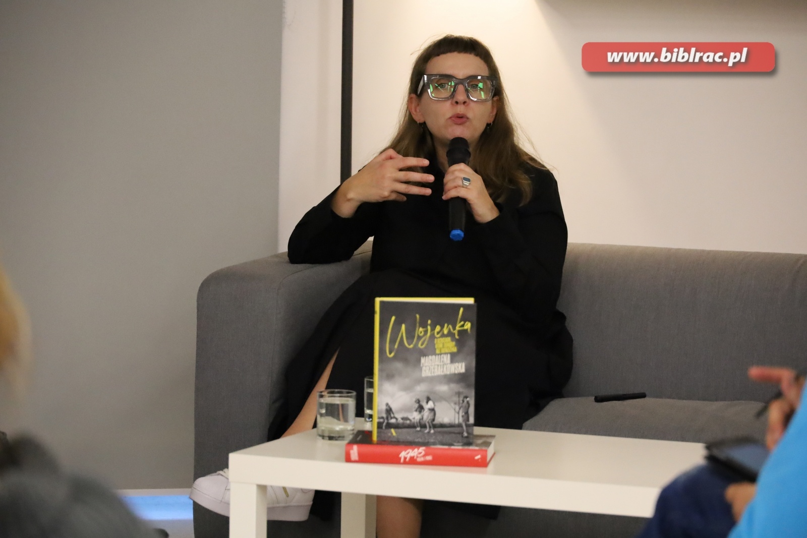 Zdjęcie w galerii na portalu naszraciborz.pl: Wojna nie kończy się nigdy. Grzebałkowska w raciborskiej bibliotece wiadomości z regionu