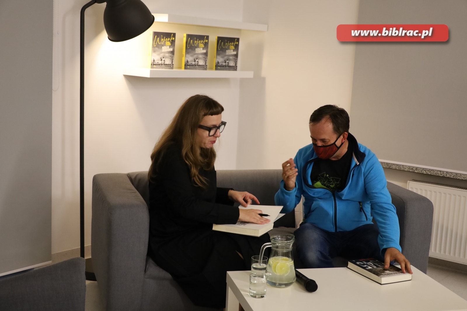 Zdjęcie w galerii na portalu naszraciborz.pl: Wojna nie kończy się nigdy. Grzebałkowska w raciborskiej bibliotece wiadomości z regionu