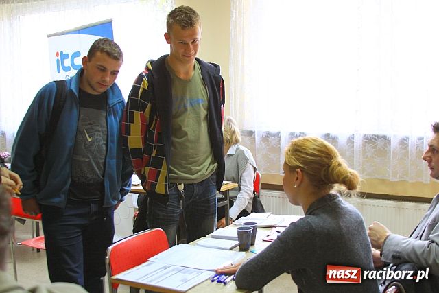 Zdjęcie w galerii na portalu naszraciborz.pl: Ofert sporo, ale zagranicznych wiadomości z regionu