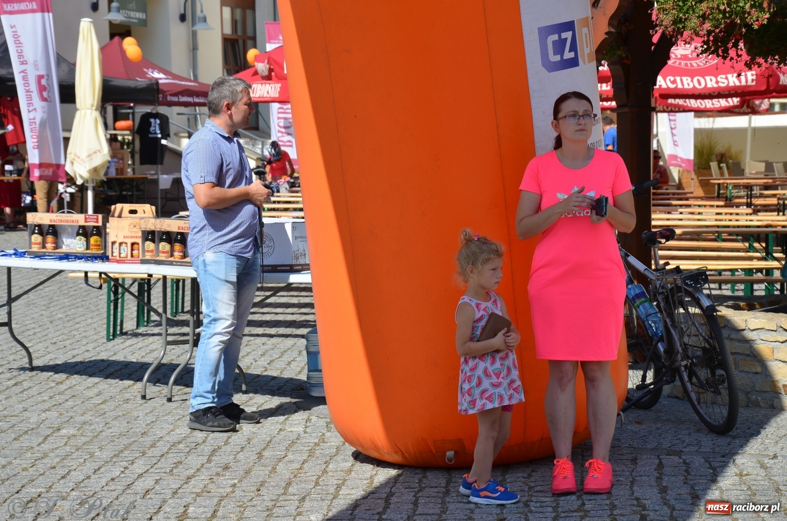 Zdjęcie w galerii na portalu naszraciborz.pl: Jedenastu śmiałków w biegu wokół komina wiadomości z regionu