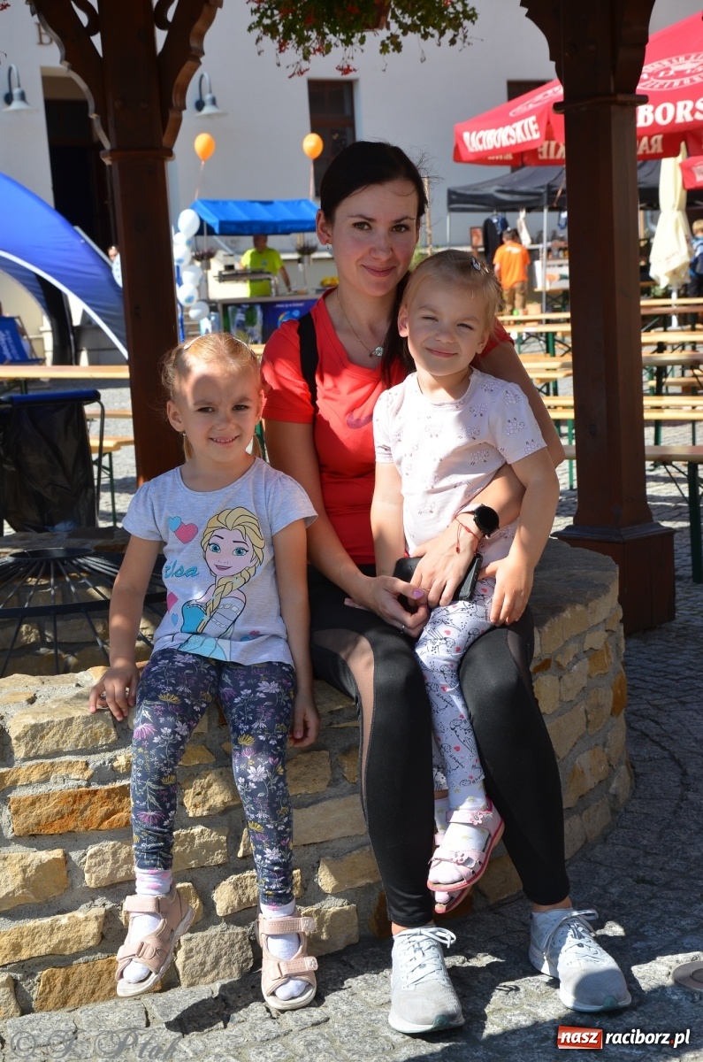 Zdjęcie w galerii na portalu naszraciborz.pl: Jedenastu śmiałków w biegu wokół komina wiadomości z regionu