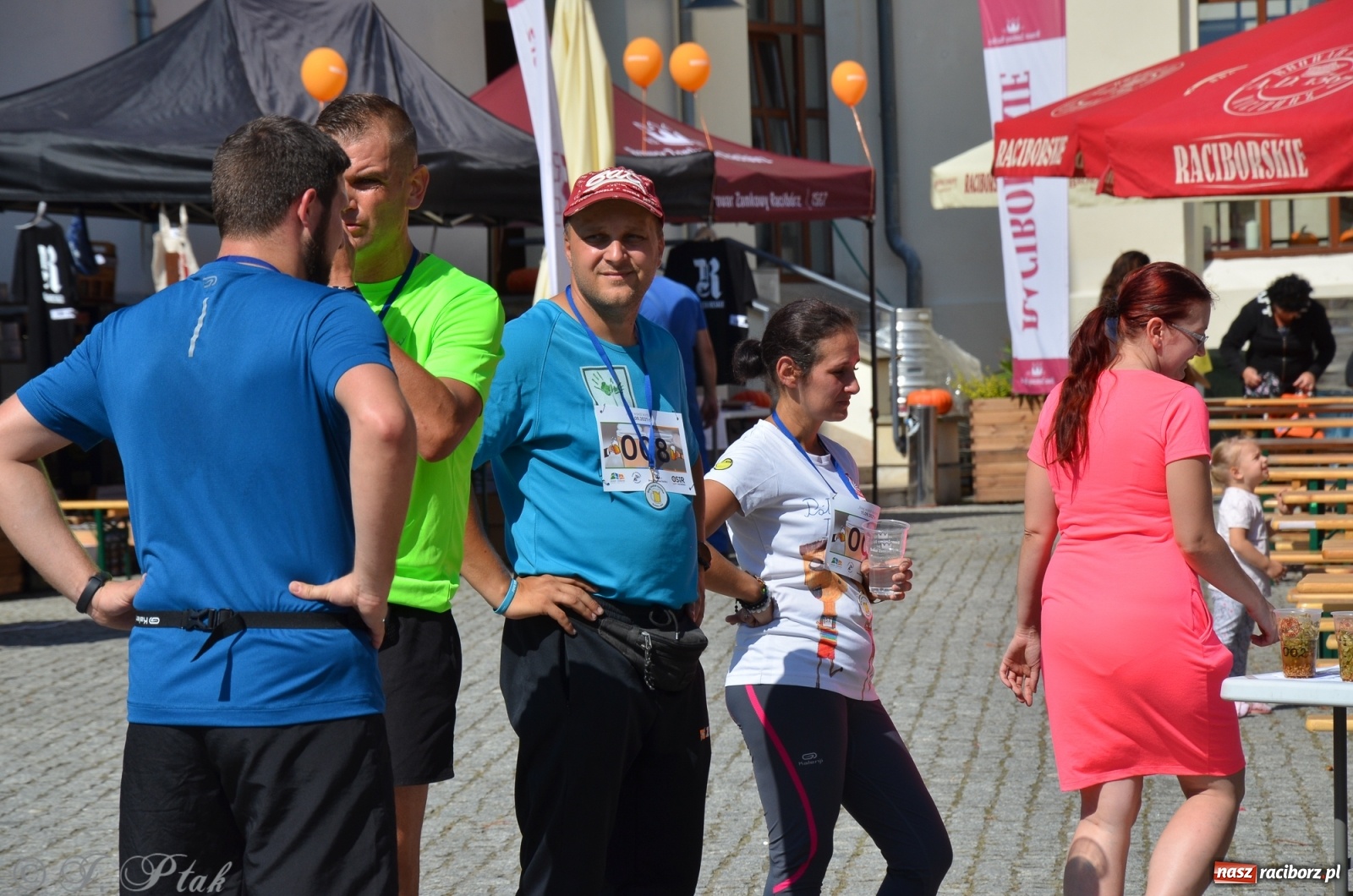 Zdjęcie w galerii na portalu naszraciborz.pl: Jedenastu śmiałków w biegu wokół komina wiadomości z regionu