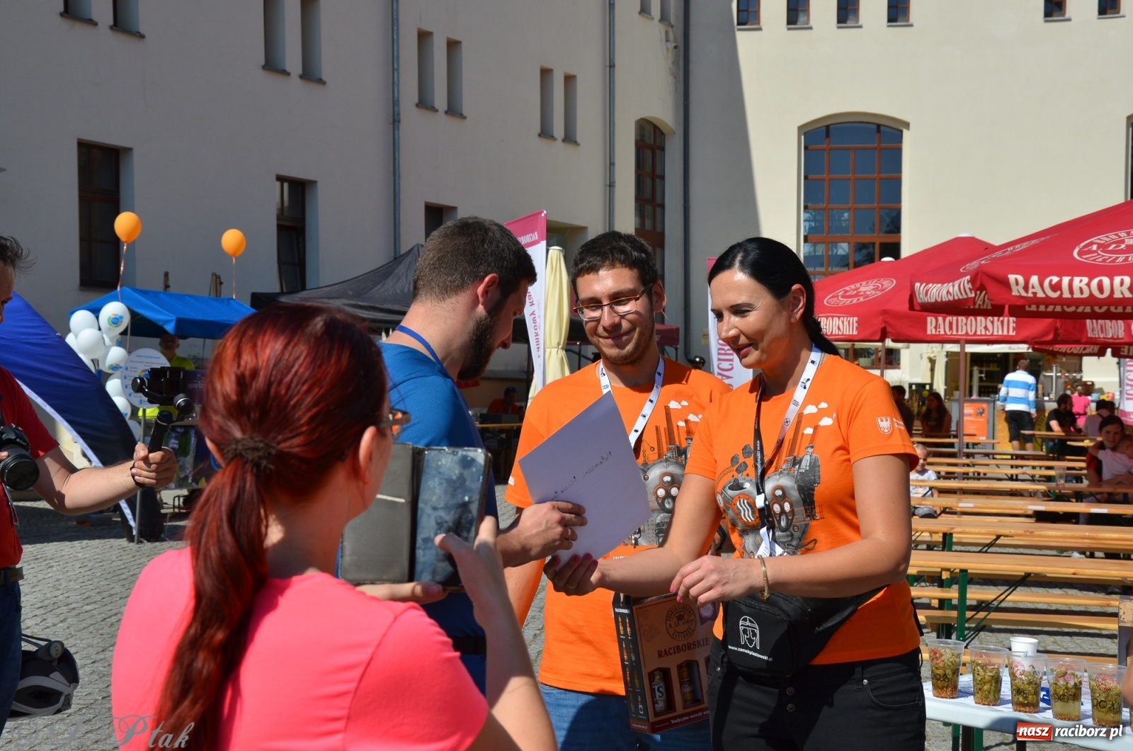 Zdjęcie w galerii na portalu naszraciborz.pl: Jedenastu śmiałków w biegu wokół komina wiadomości z regionu