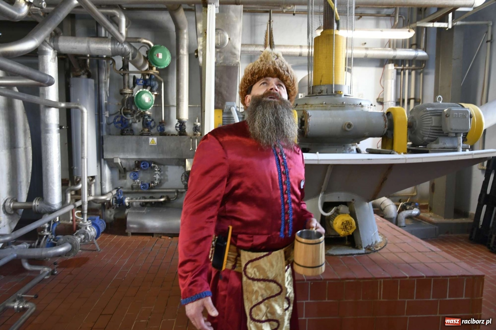 Zdjęcie w galerii na portalu naszraciborz.pl: Mistrz Kaufmann wrócił do browaru w Raciborzu. Zwiedzanie z historycznymi postaciami [WIDEO] wiadomości z regionu