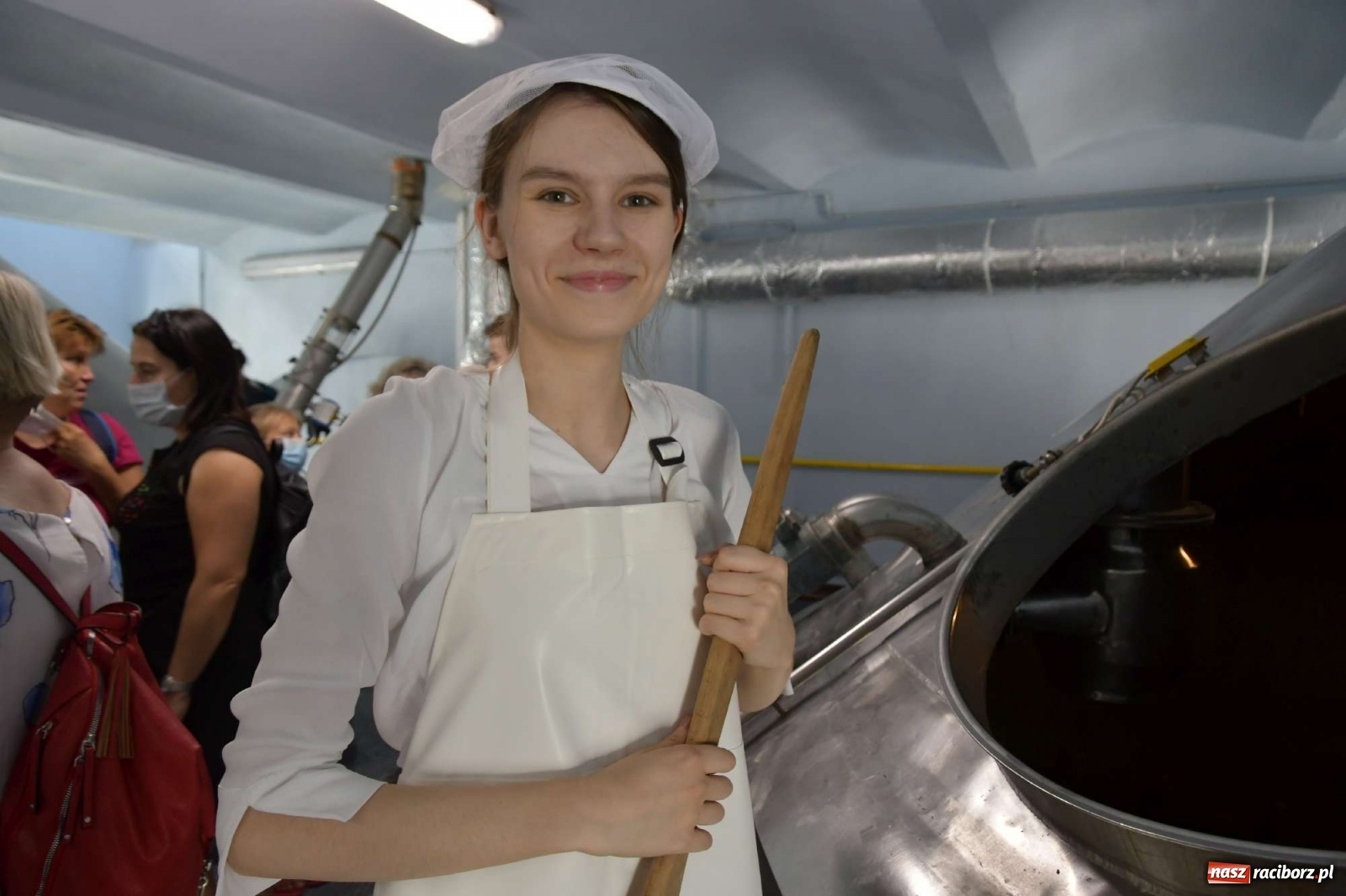 Zdjęcie w galerii na portalu naszraciborz.pl: Mistrz Kaufmann wrócił do browaru w Raciborzu. Zwiedzanie z historycznymi postaciami [WIDEO] wiadomości z regionu