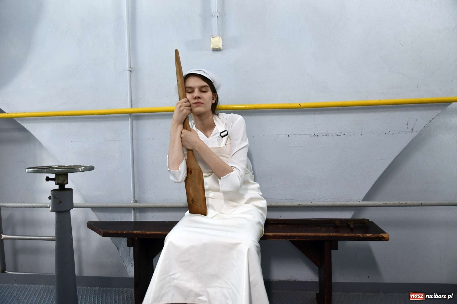 Zdjęcie w galerii na portalu naszraciborz.pl: Mistrz Kaufmann wrócił do browaru w Raciborzu. Zwiedzanie z historycznymi postaciami [WIDEO] wiadomości z regionu