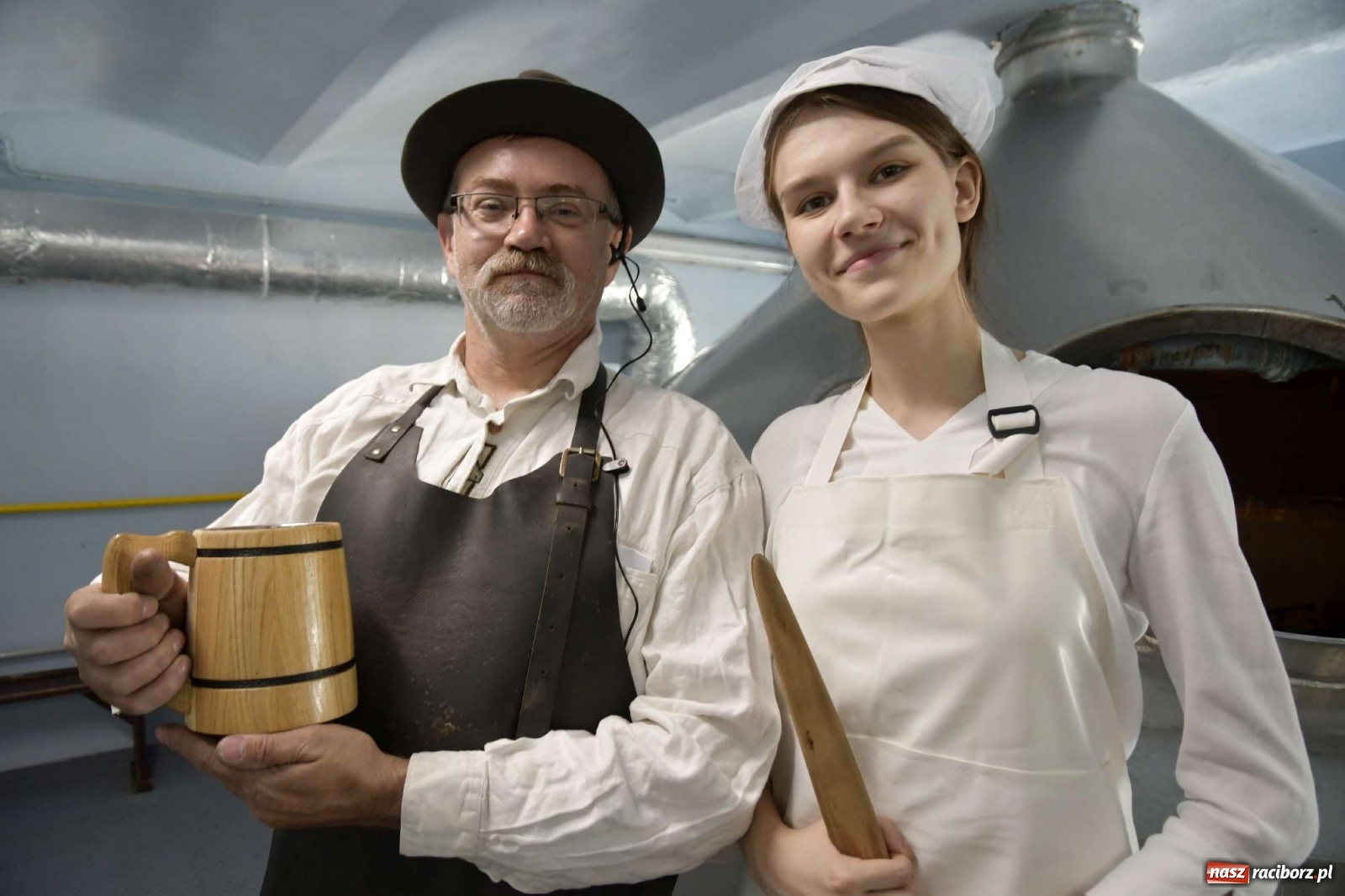 Zdjęcie w galerii na portalu naszraciborz.pl: Mistrz Kaufmann wrócił do browaru w Raciborzu. Zwiedzanie z historycznymi postaciami [WIDEO] wiadomości z regionu