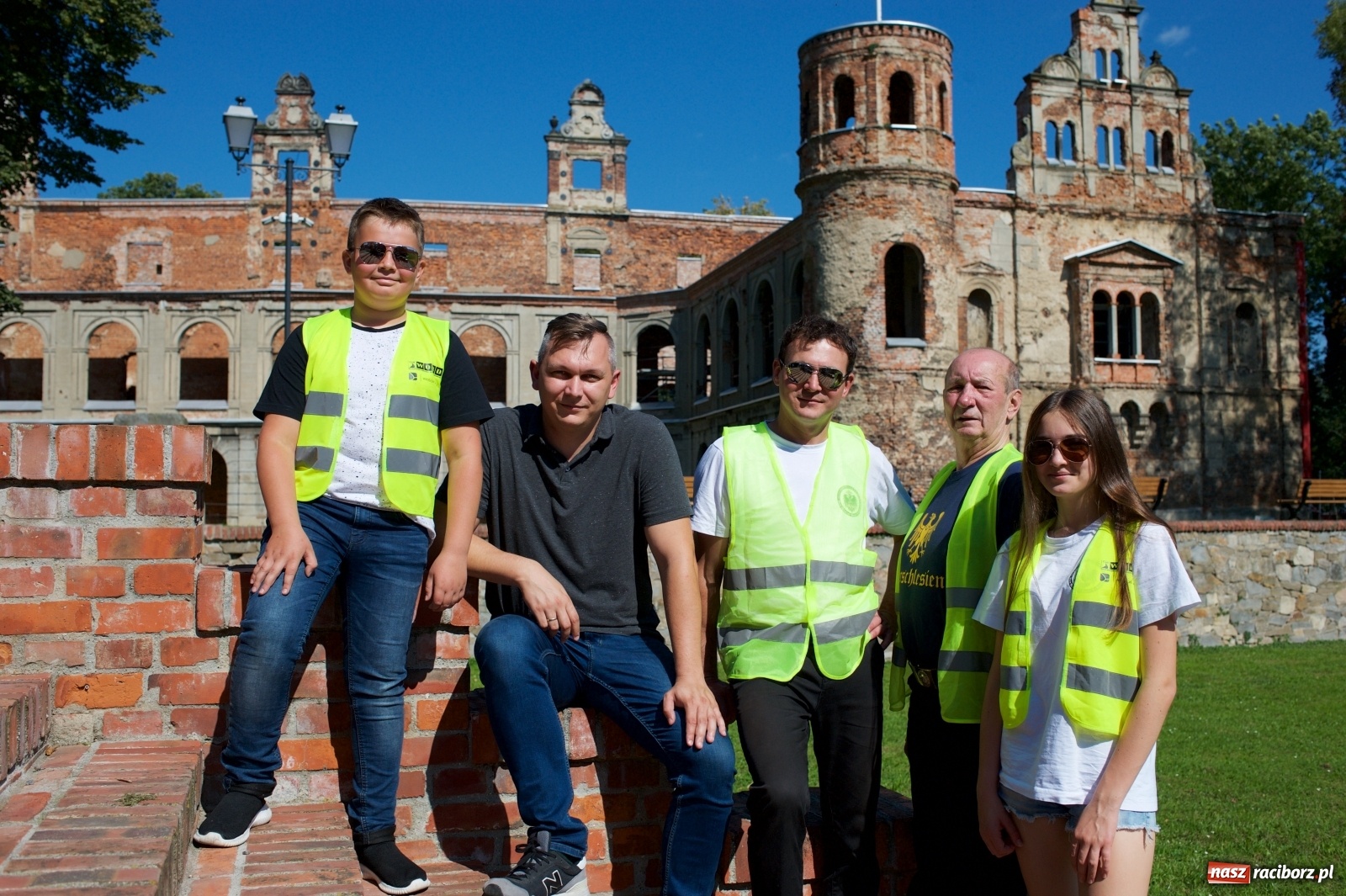 Zdjęcie w galerii na portalu naszraciborz.pl: Starych pojazdów czar. Rajd Pruski zawitał do Tworkowa [FOTO] wiadomości z regionu