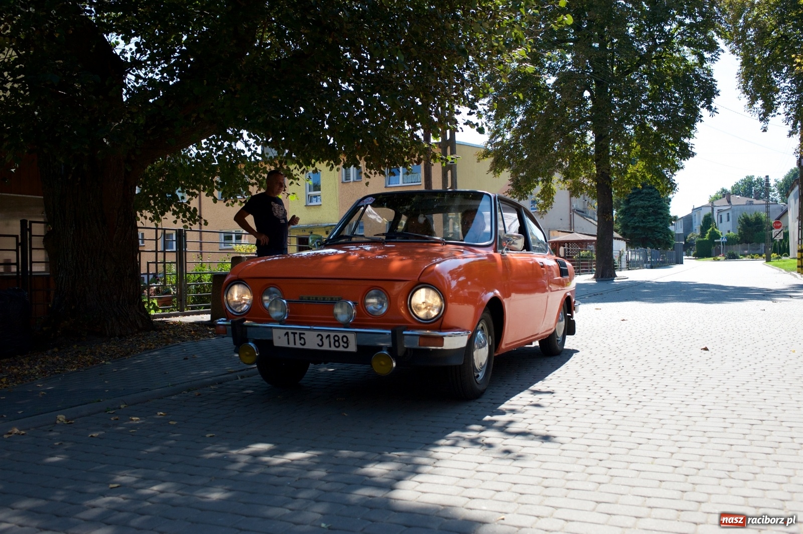 Zdjęcie w galerii na portalu naszraciborz.pl: Starych pojazdów czar. Rajd Pruski zawitał do Tworkowa [FOTO] wiadomości z regionu