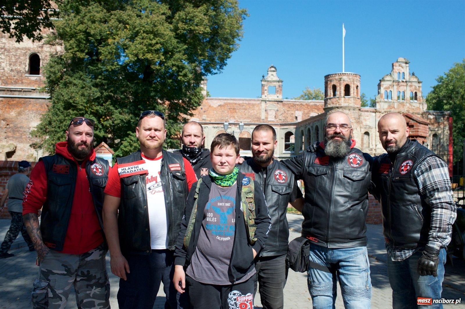 Zdjęcie w galerii na portalu naszraciborz.pl: Starych pojazdów czar. Rajd Pruski zawitał do Tworkowa [FOTO] wiadomości z regionu