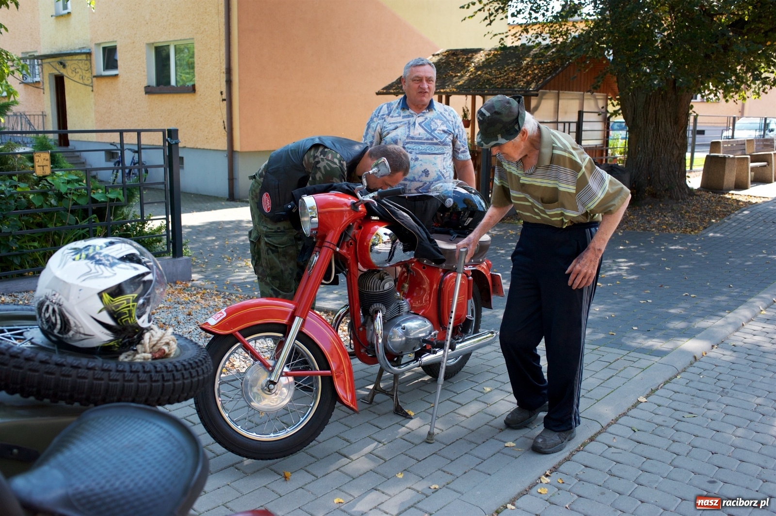 Zdjęcie w galerii na portalu naszraciborz.pl: Starych pojazdów czar. Rajd Pruski zawitał do Tworkowa [FOTO] wiadomości z regionu