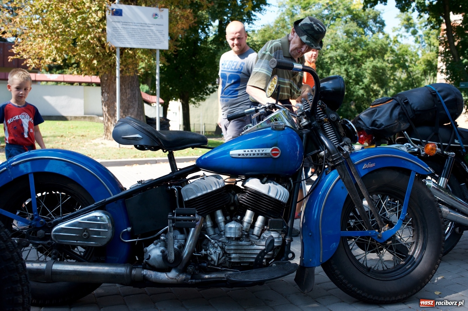 Zdjęcie w galerii na portalu naszraciborz.pl: Starych pojazdów czar. Rajd Pruski zawitał do Tworkowa [FOTO] wiadomości z regionu