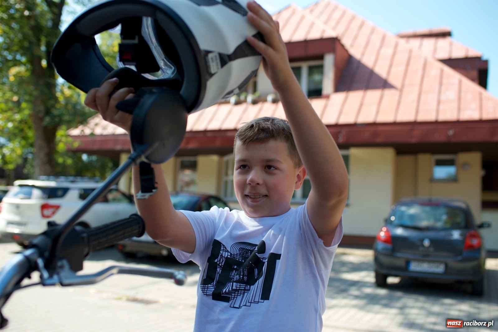 Zdjęcie w galerii na portalu naszraciborz.pl: Starych pojazdów czar. Rajd Pruski zawitał do Tworkowa [FOTO] wiadomości z regionu
