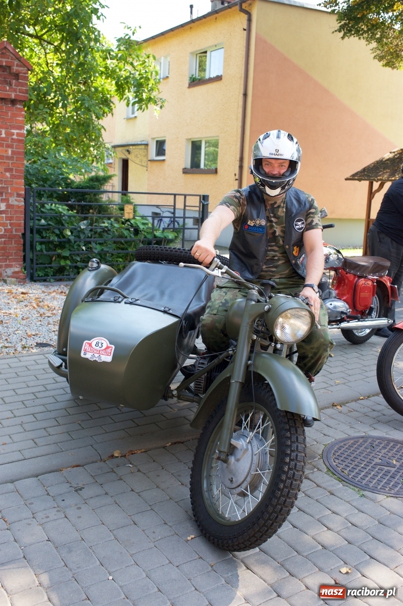 Zdjęcie w galerii na portalu naszraciborz.pl: Starych pojazdów czar. Rajd Pruski zawitał do Tworkowa [FOTO] wiadomości z regionu