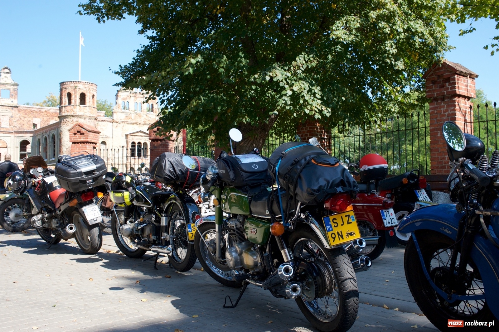 Zdjęcie w galerii na portalu naszraciborz.pl: Starych pojazdów czar. Rajd Pruski zawitał do Tworkowa [FOTO] wiadomości z regionu