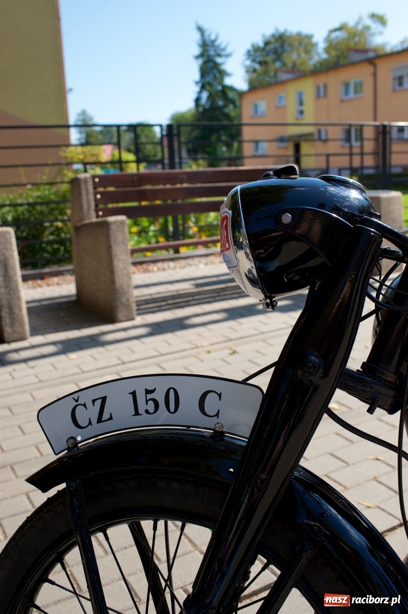 Zdjęcie w galerii na portalu naszraciborz.pl: Starych pojazdów czar. Rajd Pruski zawitał do Tworkowa [FOTO] wiadomości z regionu