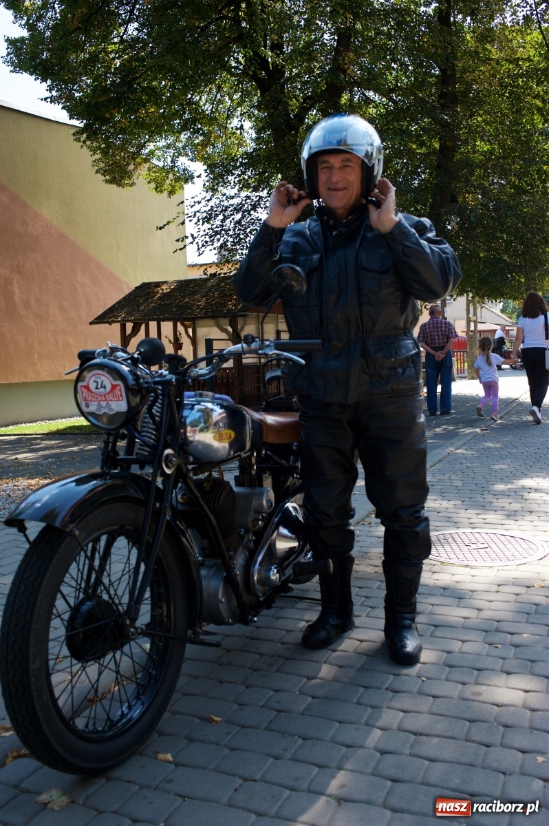 Zdjęcie w galerii na portalu naszraciborz.pl: Starych pojazdów czar. Rajd Pruski zawitał do Tworkowa [FOTO] wiadomości z regionu
