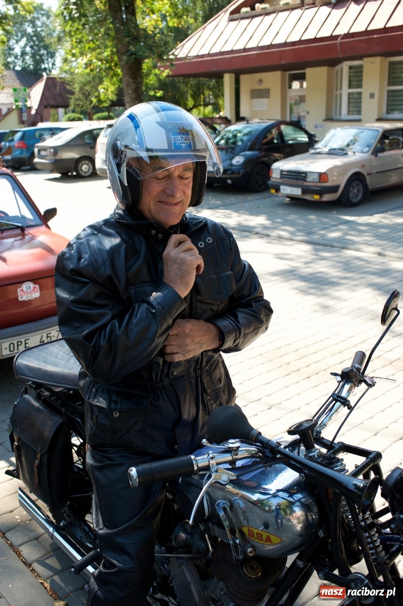 Zdjęcie w galerii na portalu naszraciborz.pl: Starych pojazdów czar. Rajd Pruski zawitał do Tworkowa [FOTO] wiadomości z regionu