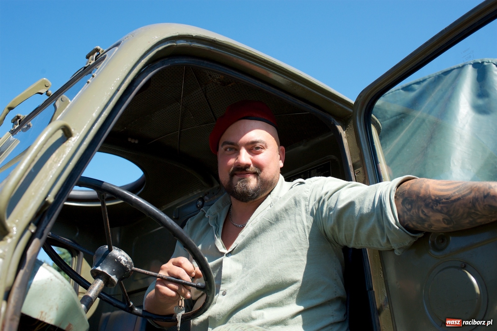 Zdjęcie w galerii na portalu naszraciborz.pl: Starych pojazdów czar. Rajd Pruski zawitał do Tworkowa [FOTO] wiadomości z regionu
