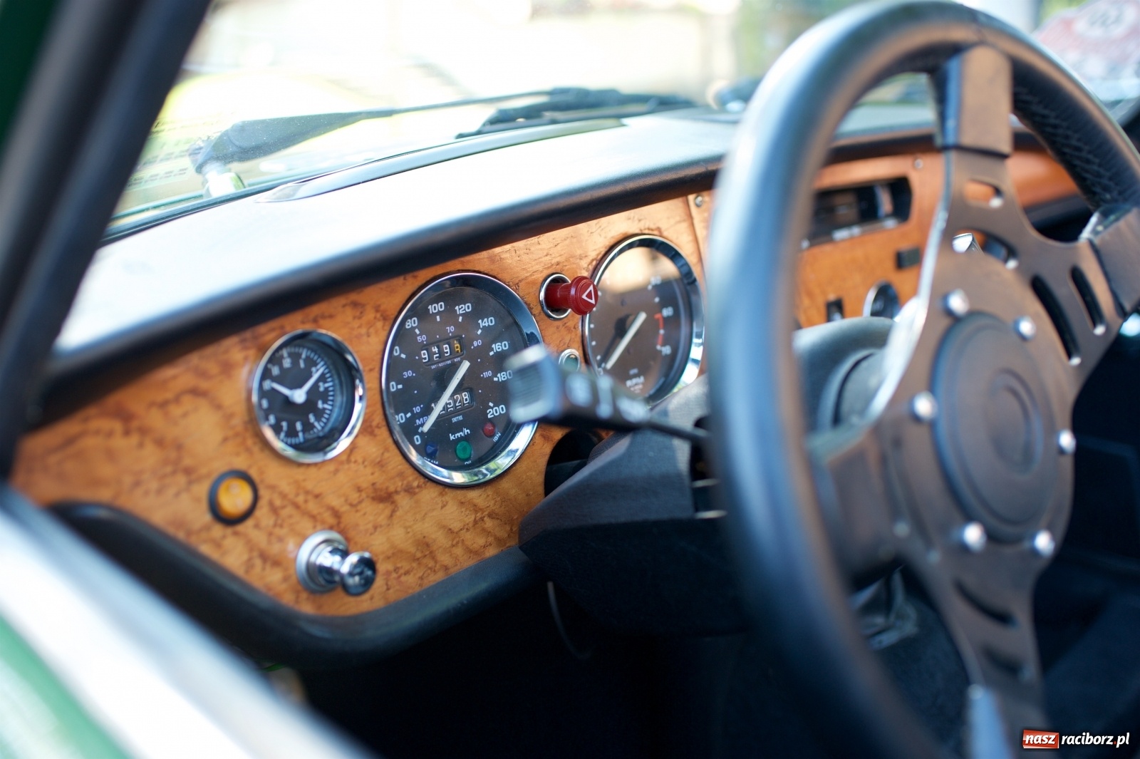 Zdjęcie w galerii na portalu naszraciborz.pl: Starych pojazdów czar. Rajd Pruski zawitał do Tworkowa [FOTO] wiadomości z regionu