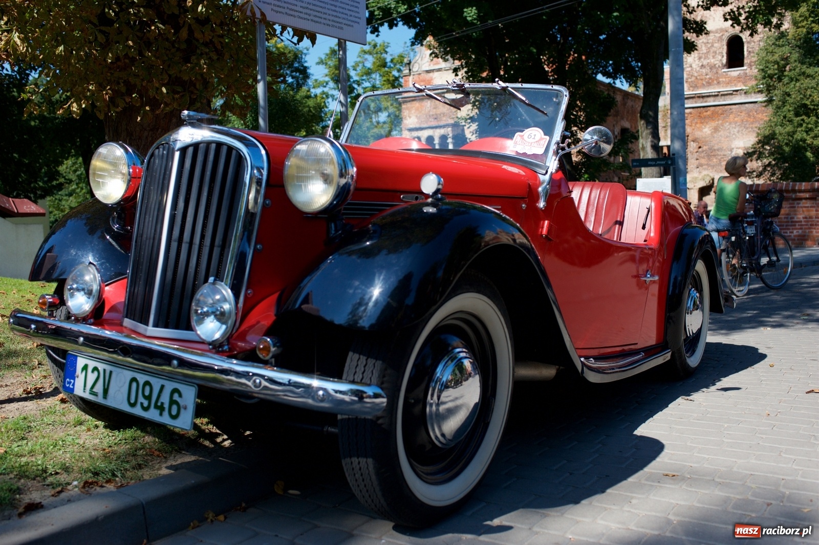 Zdjęcie w galerii na portalu naszraciborz.pl: Starych pojazdów czar. Rajd Pruski zawitał do Tworkowa [FOTO] wiadomości z regionu