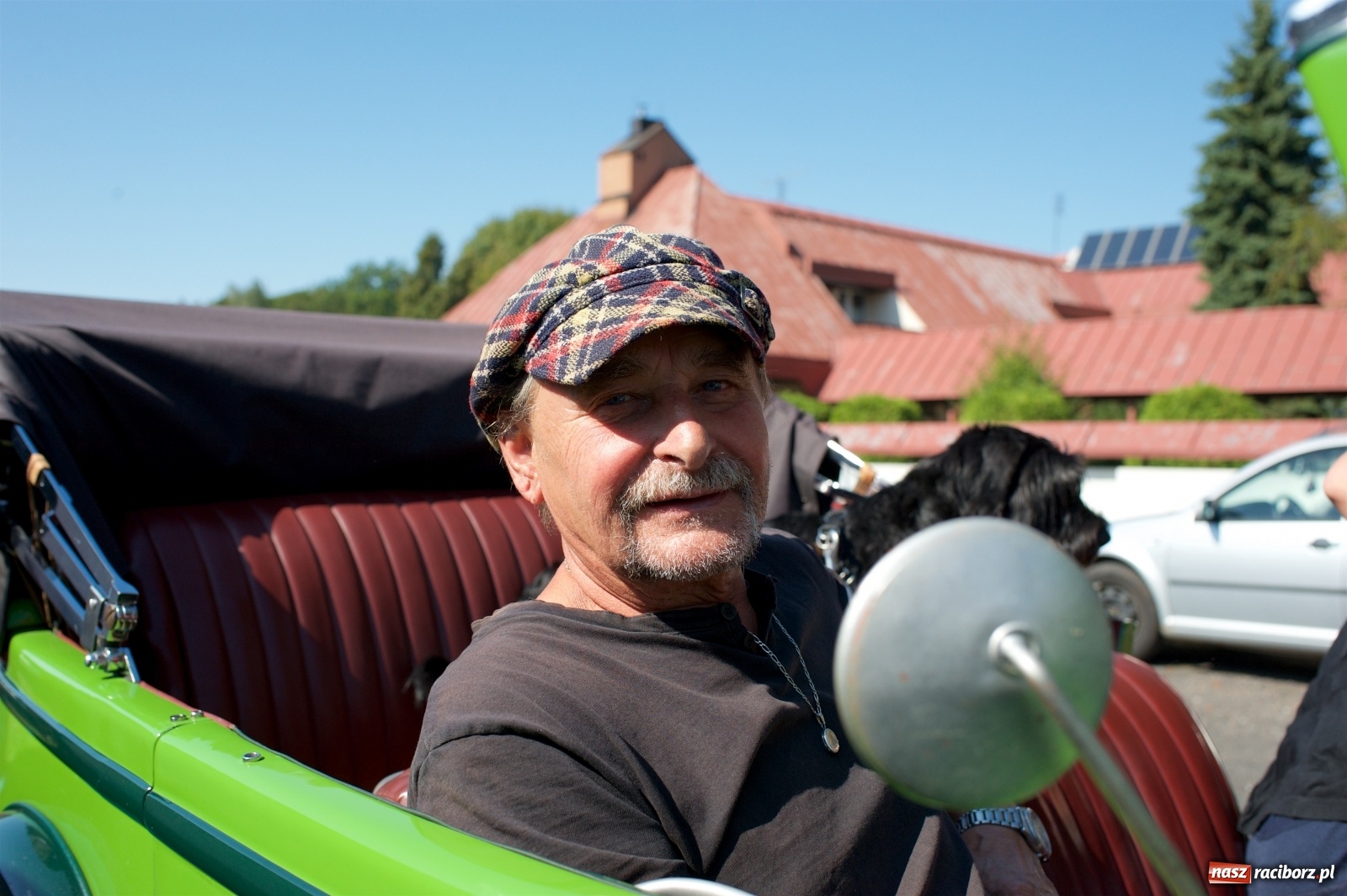Zdjęcie w galerii na portalu naszraciborz.pl: Starych pojazdów czar. Rajd Pruski zawitał do Tworkowa [FOTO] wiadomości z regionu