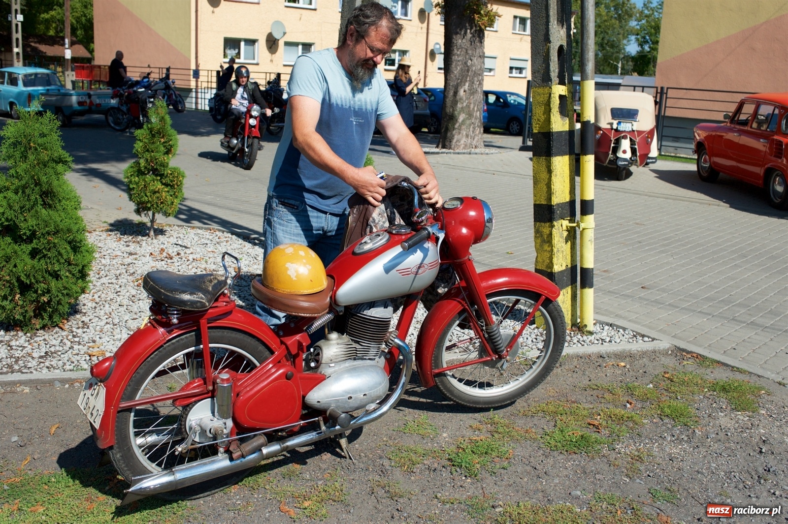 Zdjęcie w galerii na portalu naszraciborz.pl: Starych pojazdów czar. Rajd Pruski zawitał do Tworkowa [FOTO] wiadomości z regionu