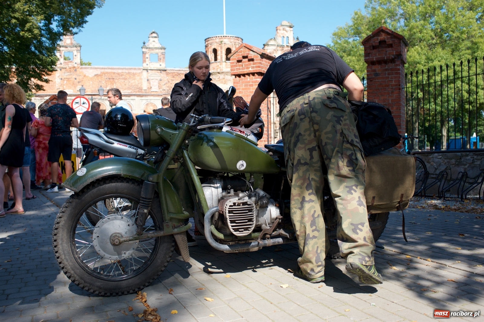 Zdjęcie w galerii na portalu naszraciborz.pl: Starych pojazdów czar. Rajd Pruski zawitał do Tworkowa [FOTO] wiadomości z regionu