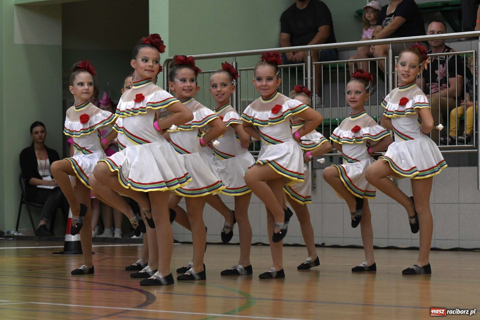 Zdjęcie w galerii na portalu naszraciborz.pl: Pół tysiąca tańców w Arenie Rafako [FOTO i WIDEO] wiadomości z regionu