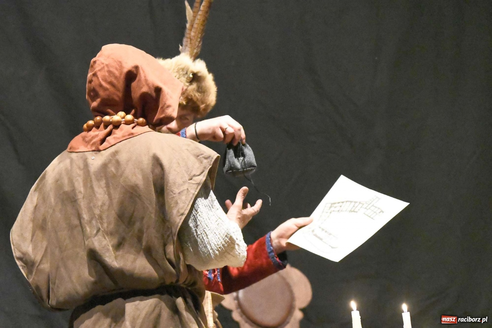 Zdjęcie w galerii na portalu naszraciborz.pl: Inscenizacja pożaru zamku w Raciborzu [FOTO i WIDEO] wiadomości z regionu