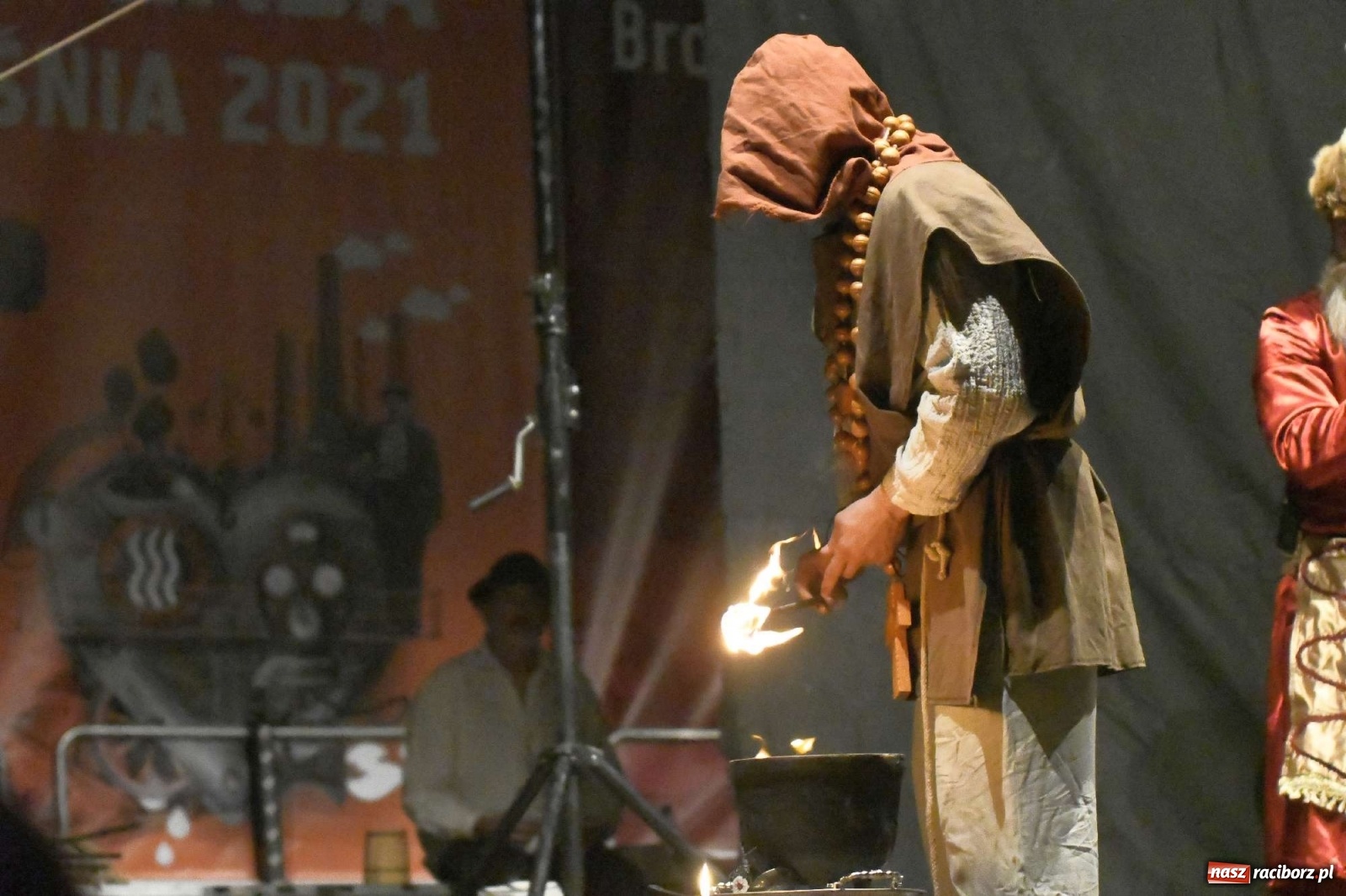 Zdjęcie w galerii na portalu naszraciborz.pl: Inscenizacja pożaru zamku w Raciborzu [FOTO i WIDEO] wiadomości z regionu