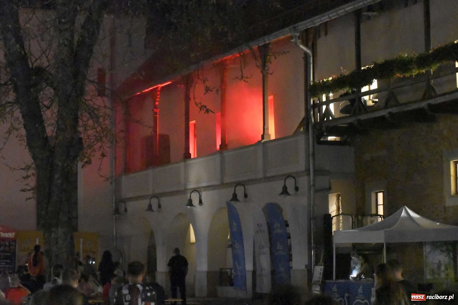 Zdjęcie w galerii na portalu naszraciborz.pl: Inscenizacja pożaru zamku w Raciborzu [FOTO i WIDEO] wiadomości z regionu