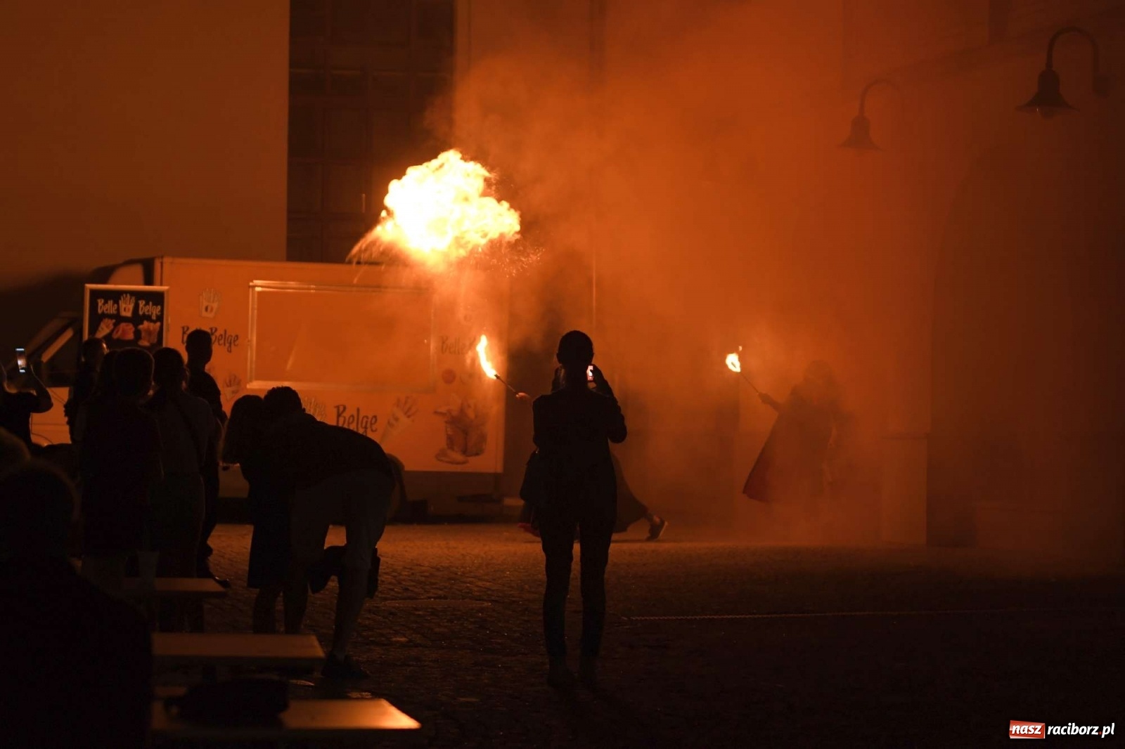Zdjęcie w galerii na portalu naszraciborz.pl: Inscenizacja pożaru zamku w Raciborzu [FOTO i WIDEO] wiadomości z regionu